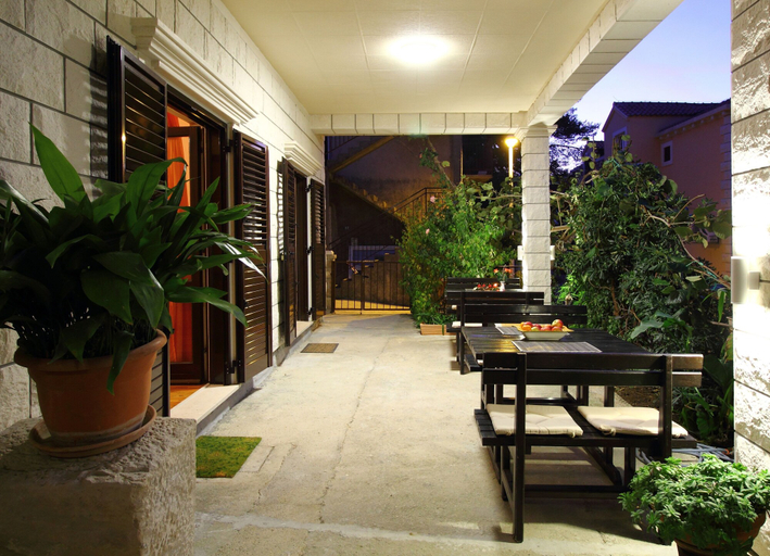 Others 5, Apartments Magda, Konavle