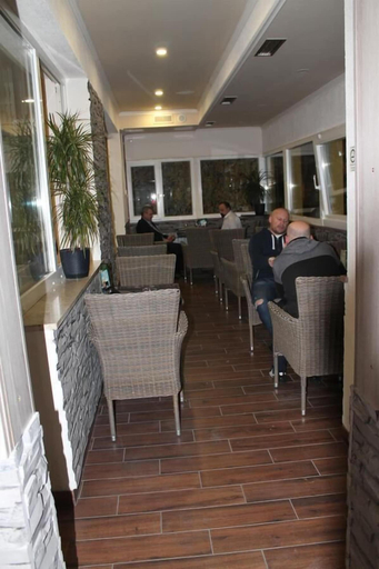 Food & Drinks 4, Rooms Sport, Zagreb
