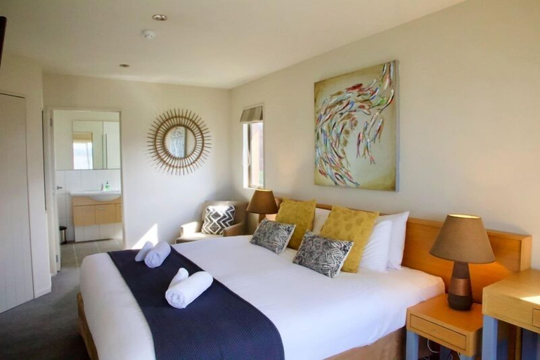 Bedroom 2, Rocky Mountain Apartment - 129-130, Queenstown-Lakes