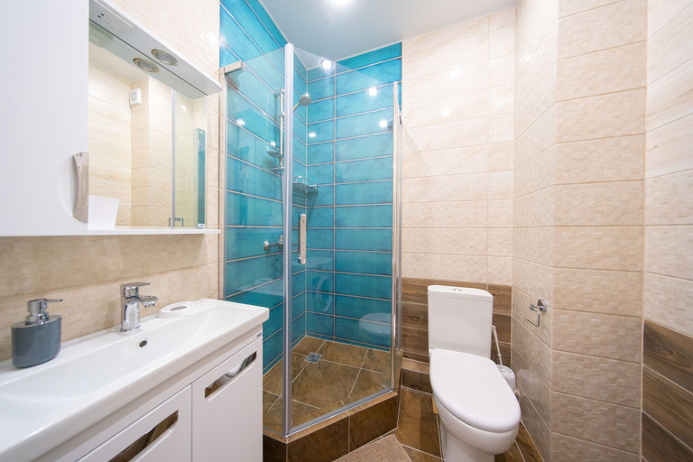 Bathroom 4, More Apartments na Trostnikovoy 35 4, Sochi gorsovet
