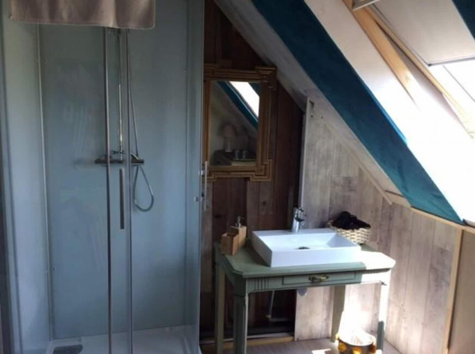 Bathroom 5, Les Chambres du Mad, Finistère