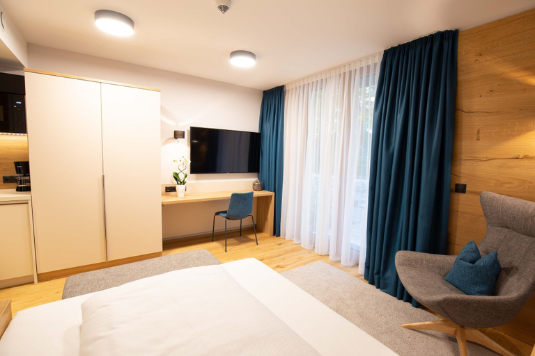 Bedroom 4, Leo, Miesbach