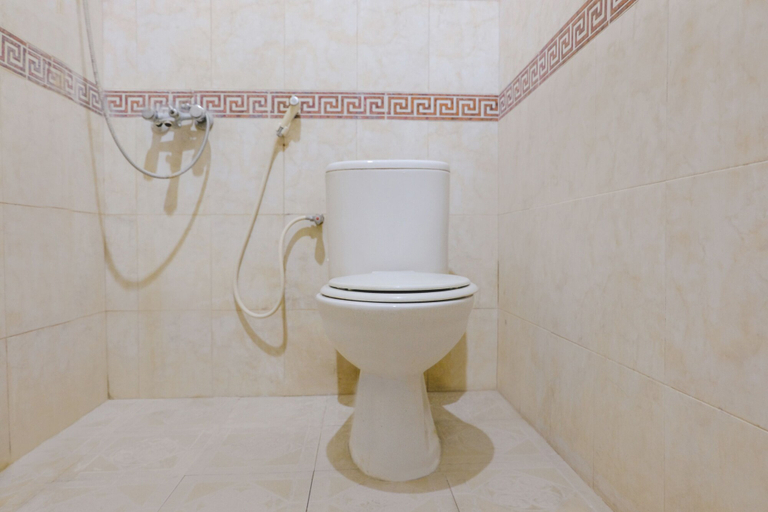 Bathroom 5, Hotel O otel Graha Prima, Pacitan