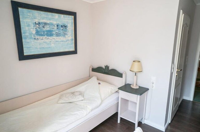 Bedroom 4, Hotel Rogge Dünsen Waldfrieden, Oldenburg