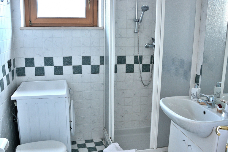 Bathroom 3, Casa Montegolo With Pool And Lake View, Verona