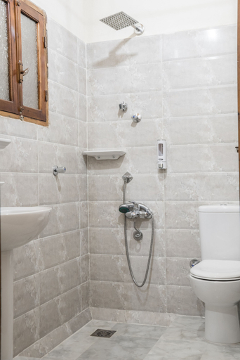 Bathroom 4, Zad Elmosafer Guest House, Yusuf as-Sidiq