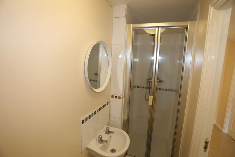 Bathroom 4, Beautiful 4 beds Hillview House, London