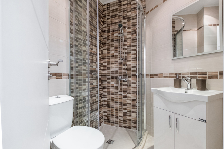 Bathroom 5, Gliko Seaside Apartments, Byala
