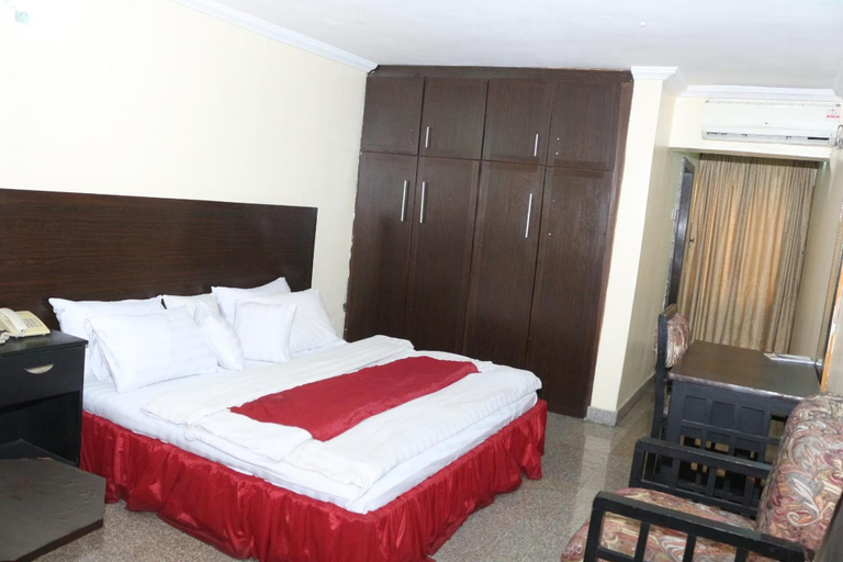 Bedroom 2, Sissi Hotel, Obio/Akp