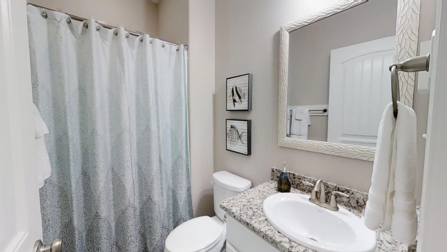 Bathroom 4, Laguna Beach-14915, Nueces