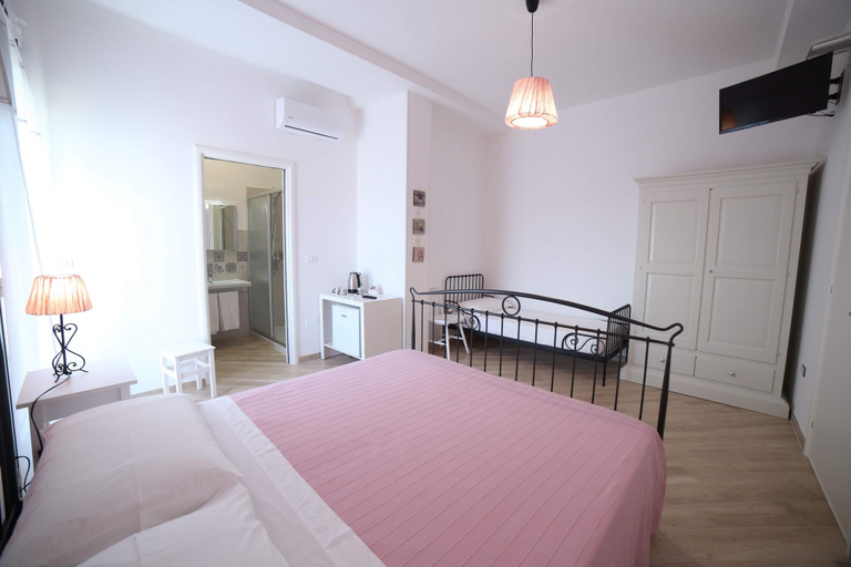 Bedroom 4, B&B Pippi, Lecce
