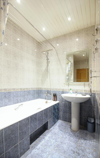 Bathroom 3, Holiday Kutuzovsky, Northern