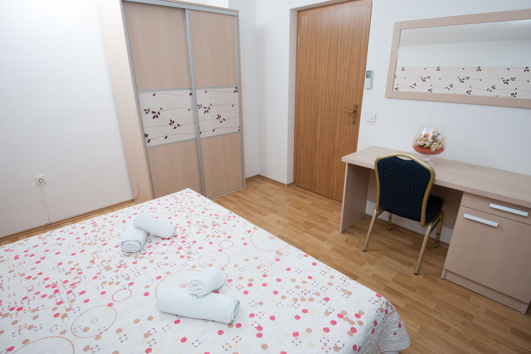 Bedroom 2, Apartments Vlasic, Podstrana