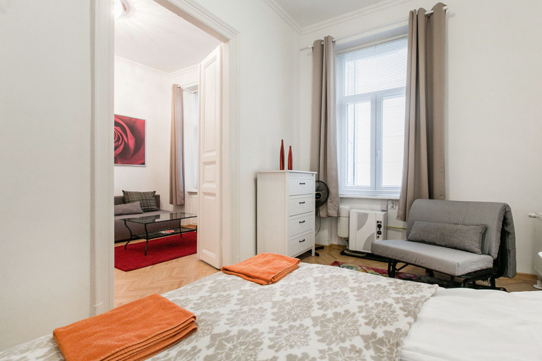 Bedroom 3, Nagy Diofa 18 Apartment I., Budapesti
