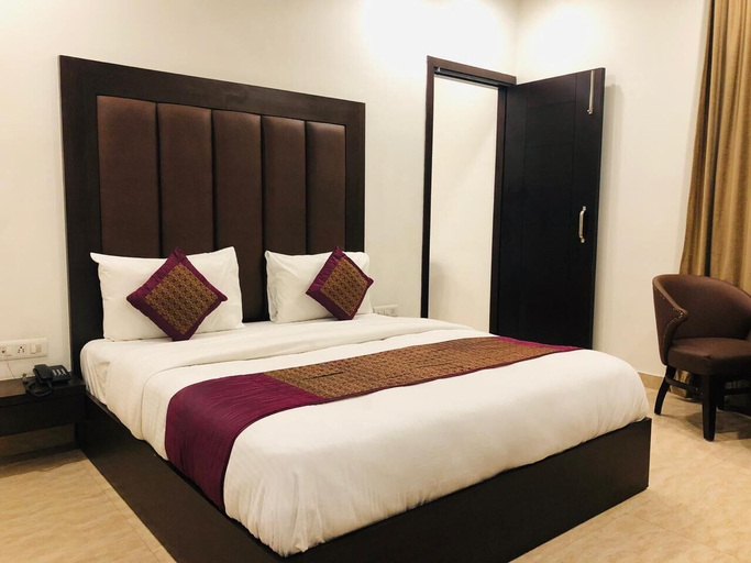Bedroom 3, Royal Palace Hapur, Hapur