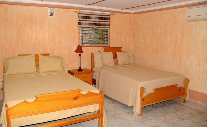 Bedroom 2, Reposoir du Village, Port-Salut
