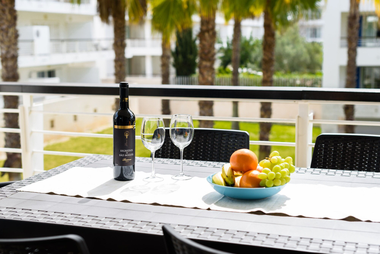 Food & Drinks 5, Marina Apartment by AGProperties, Lagos