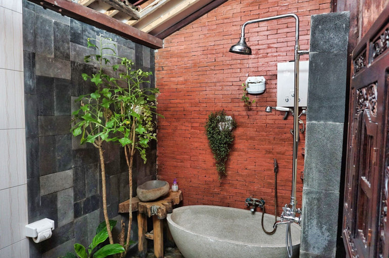 Bathroom 4, The Wisma Pulau Merah, Banyuwangi