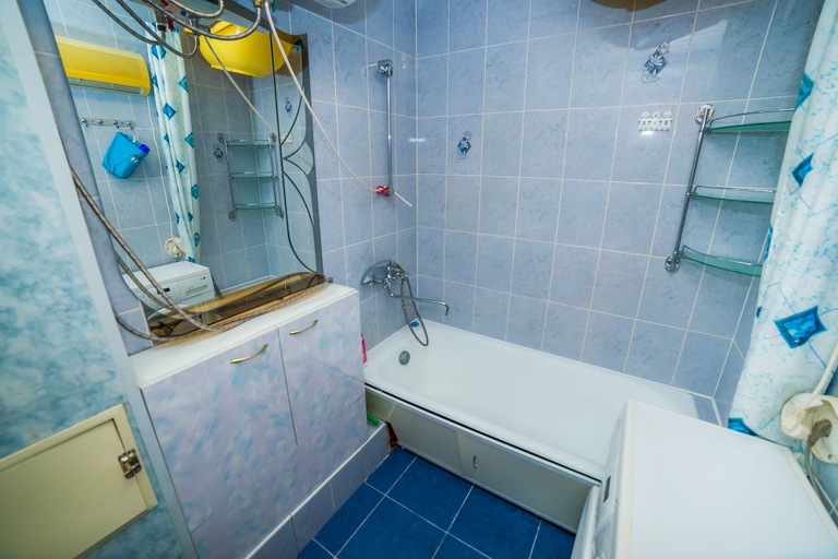 Bathroom 2, Apartment on Admirala Fokina 3, Vladivostok gorsovet