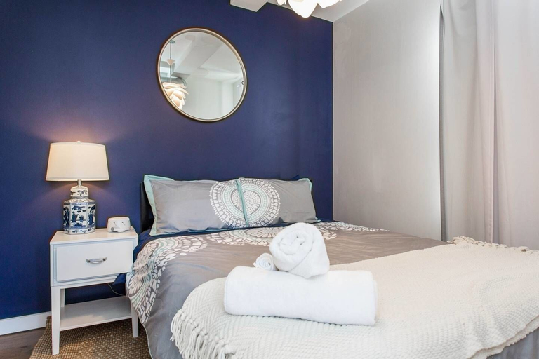 Chestnut Charm - Modern 1 BDR in Downtown, Cook