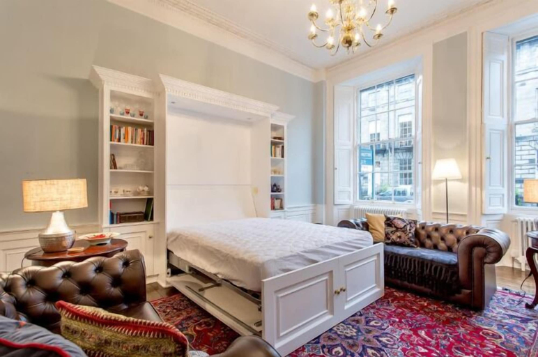 Bedroom 3, JOIVY Converted Flat in Historic Building in Desirable New Town, Edinburgh