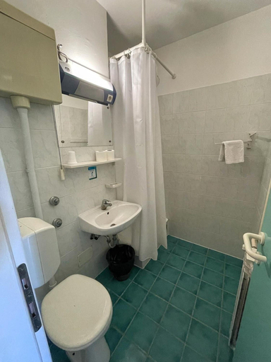 Bathroom 4, Hostel Spinut, Split