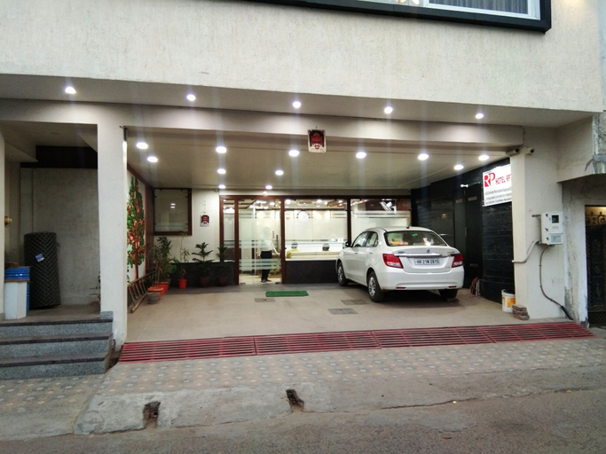 Exterior & Views 2, Hotel R P, Agra