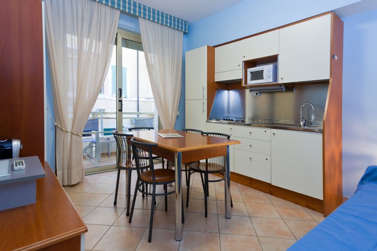 Dining Room 8