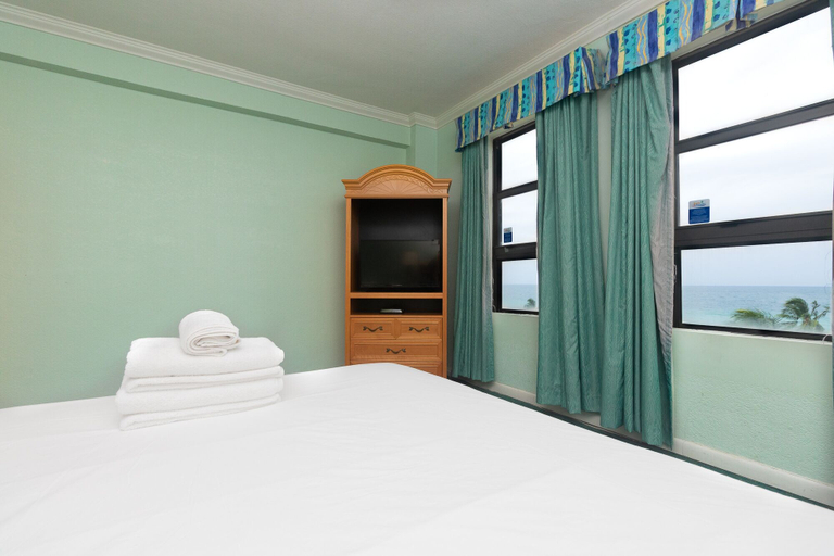 Bedroom 2, 626 Ocean View Hollywood Studio, Broward