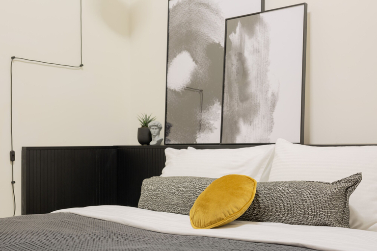 Bedroom 3, Mr. Louis - By TLV2GO