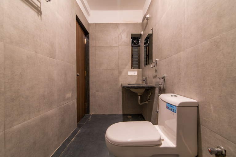 Bathroom 3, Oran Beach Rooms, North Goa