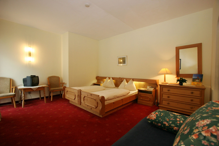 Bedroom 2, Ferienhotel Alber, Spittal an der Drau