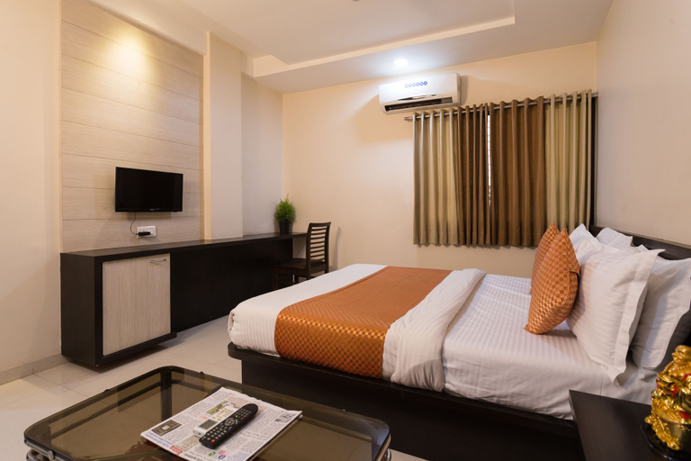 Bedroom 3, Hotel Shantikamal, Ahmadnagar
