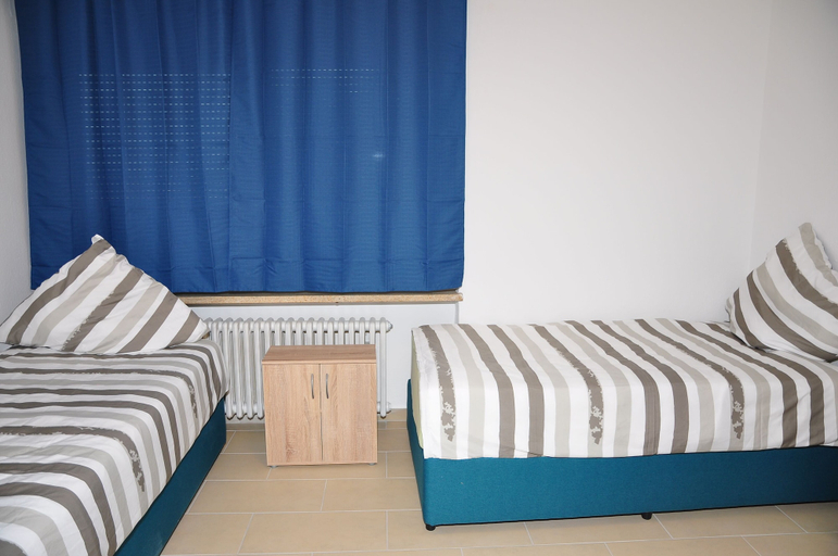 Bedroom 4, Weisenau Plaza, Mainz