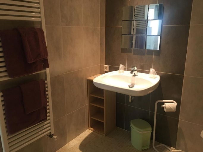 Bathroom 3, Les Rives du Loup, Alpes-Maritimes
