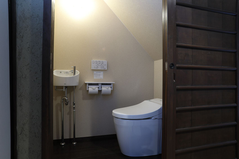 Bathroom 3, Kyoto Gion no Yado, Kyoto