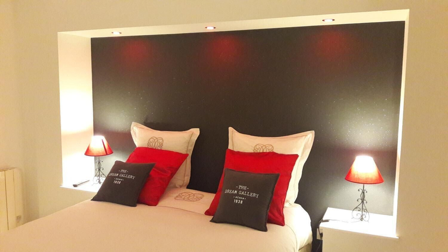 Bedroom 3, Au fer à cheval, Orne