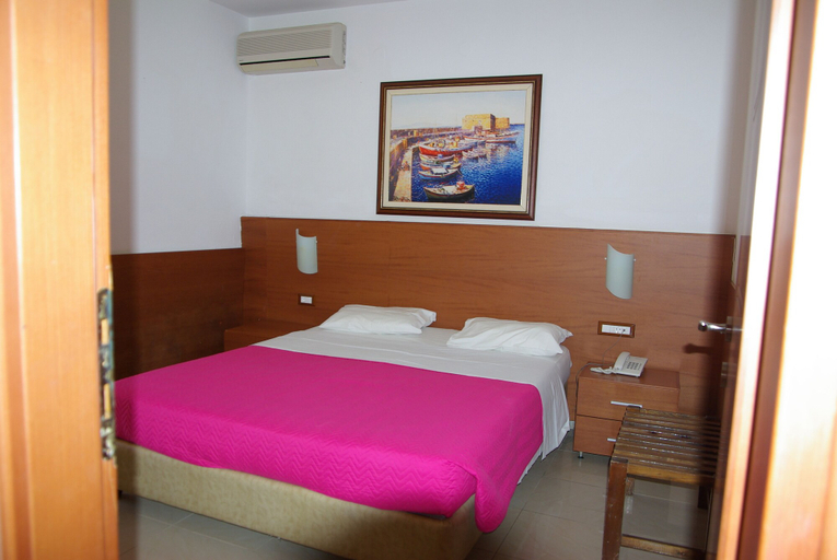 Bedroom 3, Mariamare apts, Crete
