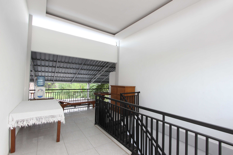 Exterior & Views 4, RedDoorz Plus near RS UGM, Sleman