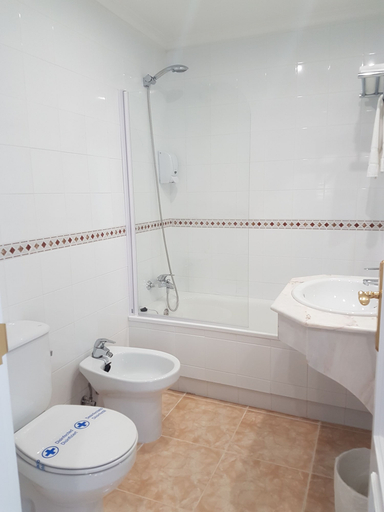 Bathroom 4, Los Rosales, Cantabria
