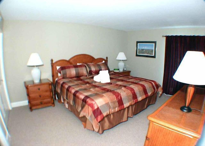 Bedroom 2, Forest Beach by Seashore Vacations, Beaufort