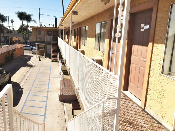 Others 4, 4 Star Motel, Los Angeles