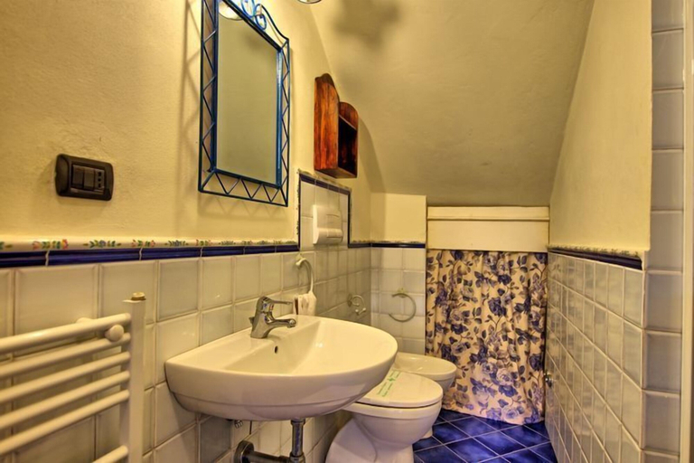 Bathroom 4, Villa Riccardo, Florence