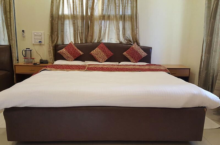 Bedroom 2, Hotel Riviera Executive, Aurangabad