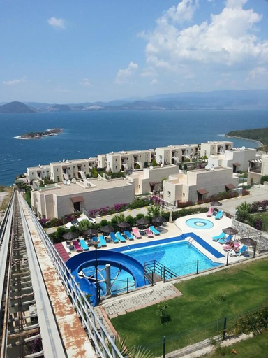 Front of property 5, Villa 2 Bedroom Lake View 7, Milas