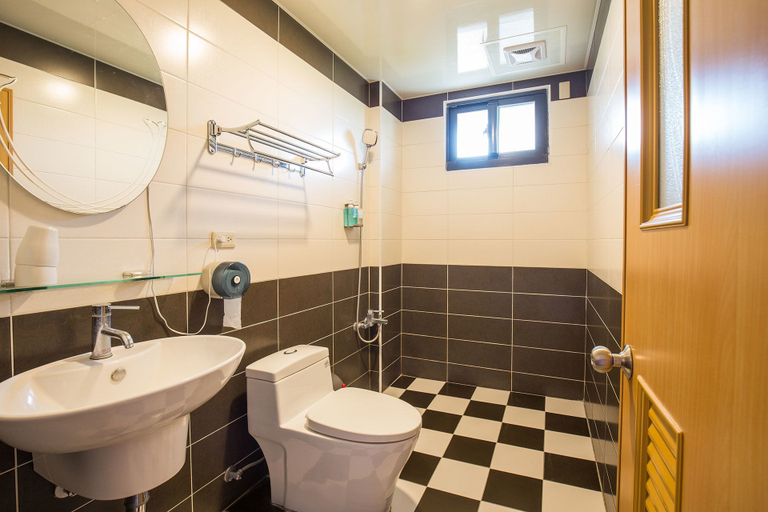 Bathroom 3, Muses' Fantasy B&B, Taitung