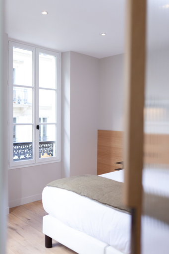 Bedroom 4, Tinah - Champs Elysées, Paris