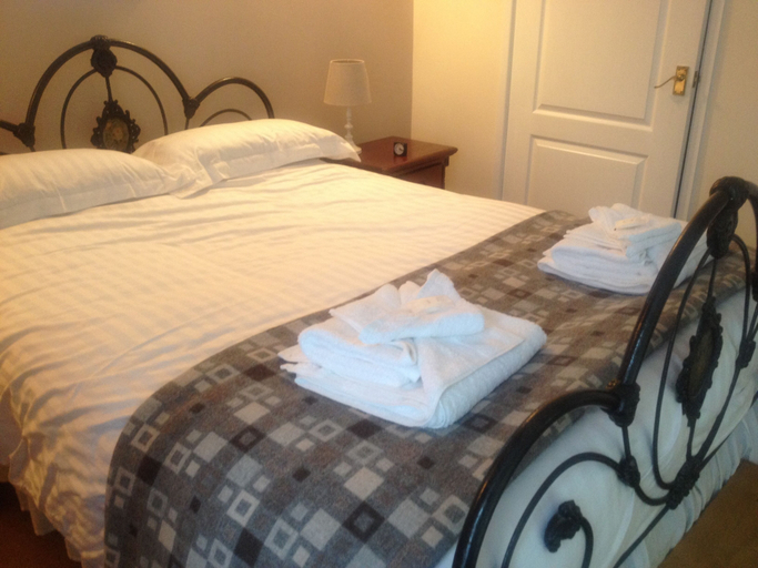 Bedroom 3, Four Seasons Bed and Breakfast, Carmarthenshire