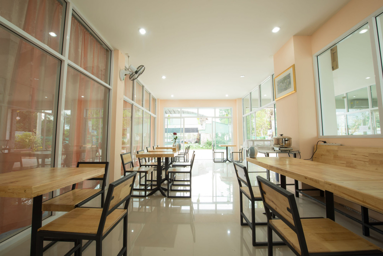Food & Drinks 5, Bees Smile Hotel, Muang Chiang Rai