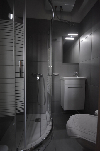 Bathroom 3, AVR DELUXE SUITES 4 AIRPORT FREE SHUTTLE, Attica